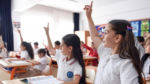 Yeni eğitim-öğretim yılı bugün başlıyor! Ara tatil ve yaz tatili ne zaman? MEB takvimi paylaştı