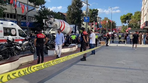 İstanbul'un ortasında feci kaza: Bisikletli, mikserin altında can verdi