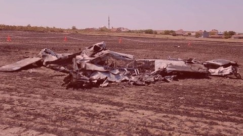 Uçak düştü! 2 pilot hayatını kaybetti!