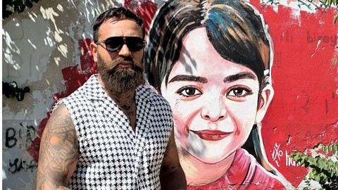 8 yaşındaki Narin'in portresini sokak duvarına resmetti - Resim: 1