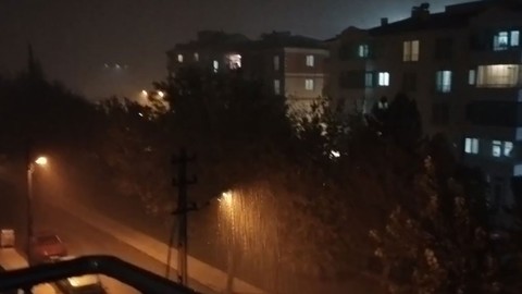 Çorum'da akşam saatlerinde bir anda etkili oldu... 1 saat içinde şehri göle çevirdi