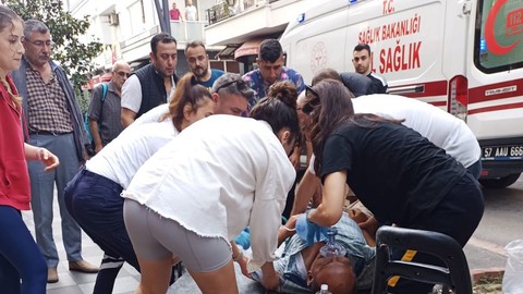 Sinop'ta dinlenmek için oturduğu bankta kalp krizi geçirdi. İlk müdahaleyi oradan geçen hemşireler yaptı