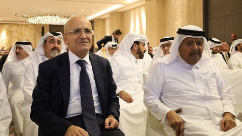 Mehmet Şimşek, Katar'da yatırımcılarla buluştu