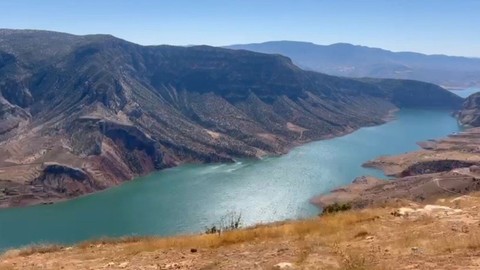 Siirt'te temizlik seferberliği! Doğal ve tarihi güzellikleri koruyorlar