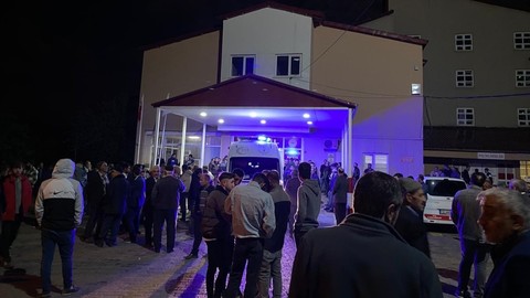 Bitlis'te mezraya yıldırım düştü: Çok sayıda yaralı var