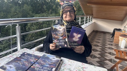 82 yaşındaki kadın ikinci şiir kitabını çıkardı