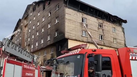 Camdan sarkıtılan o çarşafın hikayesi: ''Herkes odasındaki çarşafı, battaniyeyi getirsin''