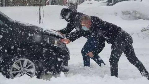 İstanbullular dikkat: Kar geliyor! İşte Meteoroloji'den bölge bölge hava durumu tahmini