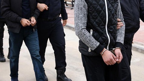 Antalya'da ruhsatsız silah operasyonu: 22 kişi gözaltına alındı!