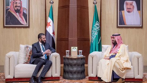 Suriye Cumhurbaşkanı Şara, ilk yurt dışı ziyareti kapsamında Suudi Arabistan'da