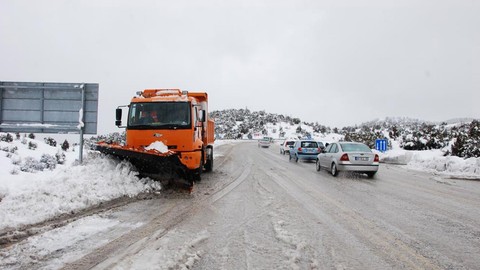 Antalya - Konya Karayolunda kar yağışı etkili oluyor!