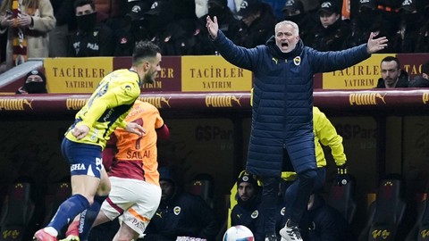 Mourinho’dan Galatasaray’a gönderme! Hakem Vincic’i övdü, Türk hakemlerini topa tuttu!