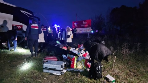 Çanakkale'de korkutan kaza! Kontrolden çıktı şarampole uçtu: 37 yaralı