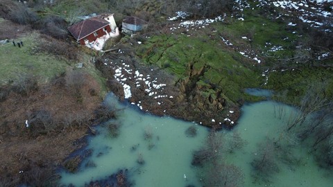 Sinop’ta heyelan! Yollar sular altında kaldı, devasa gölet oluştu