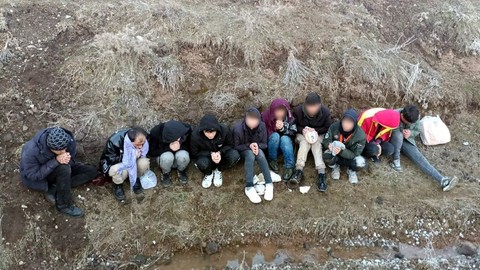 Bitlis’te 10 kaçak göçmen yakalandı