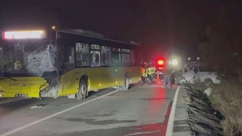 Sarıyer'de feci kaza! İETT otobüsü ile minibüs kafa kafaya çarpıştı: 1 ölü