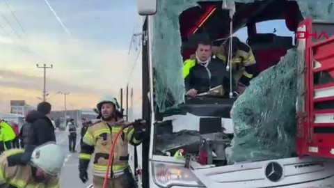 Kütahya’da feci kaza! Yolcu otobüsü TIR’a çarptı: Çok sayıda yaralı var