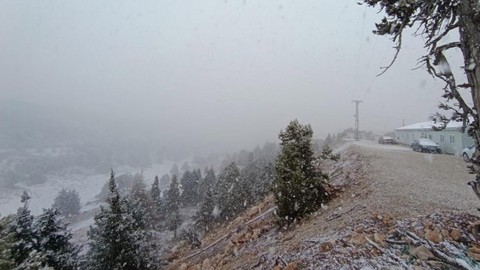 Meteoroloji uyarmıştı: Mersin'de martta lapa lapa kar yağdı!