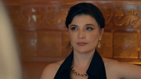 Leyla'nın Nur'u Gonca Vuslateri'den romantik kutlama! Aşk pozları büyük beğeni topladı - Resim: 1