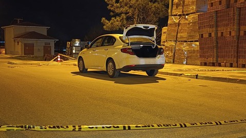 Tekirdağ'da acı olay! Aracından inerek kendini vuran genç hayatını kaybetti