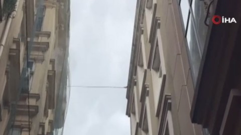 Beyoğlu'nda, 5 katlı tarihi Suriye Pasajı'nda korkutan yangın!