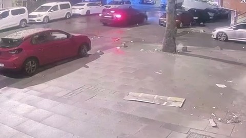 Esenler’de 4 farklı otomobile birden hırsızlık! O anlar kamerada