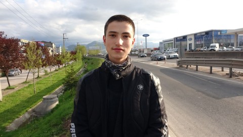 Kocaeli'de D-130 Karayolu'na çıkan yavrular trafiği birbirine kattı. Sürücüler trafiği son anda durdurarak ezilmekten kurtardı - Resim: 1