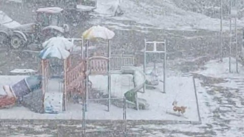 Erzurum o ilçesinde 1 günde 4 mevsim yaşandı. Sabah bahar müjdelendi, öğleden sonra tam tersi oldu