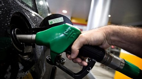 Benzine bir indirim daha geldi, tabela değişti! İşte güncel fiyatlar!