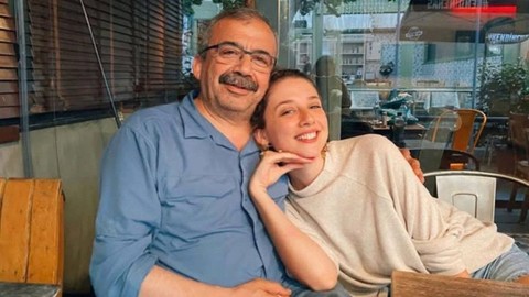 Sırrı Süreyya Önder'in kızından paylaşım: "En iyi bildiğin şeyi yap ve diren baba"