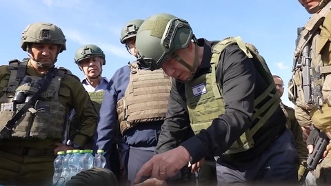 Ateşkesi resmen bozdu! Netanyahu Gazze'ye gitti: Çelik yelek ve kaskı dikkat çekti