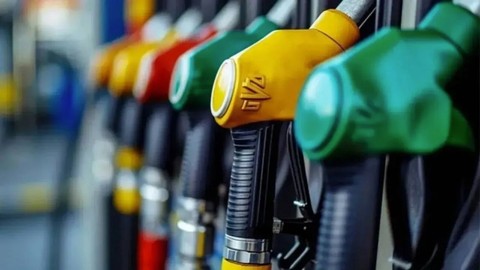 Sürücüler dikkat: Akaryakıtta benzin grubuna zam geldi
