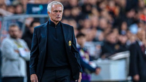 Jose Mourinho kararını verdi! Fenerbahçe'de 2 futbolcu Kayserispor maçının kadrosuna alınmadı