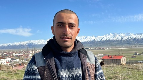 Hakkari'de 3000'lerce koyunun olduğu köyde çobanlar, Türkiye'ye Hakkari'den kötü haberi verdi. Yakında daha da beter olacak