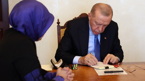 Cumhurbaşkanı Erdoğan'dan Türk Kızılay'ına kurban bağışı