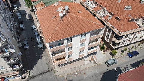 İstanbul'da deprem sonrası boşaltılan evler havadan görüntülendi!