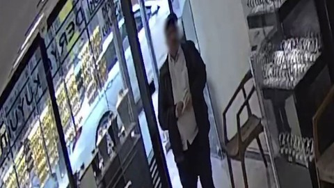 Sahte altın satarak kuyumcuları dolandıran 2 kişi yakalandı