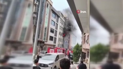 Sultangazi’de yangın! Ekiplerin müdahalesi sürüyor