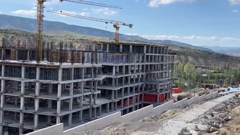 Hastane inşaatında feci kaza! Kule vinçten düşen işçi hayatını kaybetti