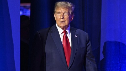 Donald Trump'tan dikkat çeken sözler: "Hem ülkeyi hem dünyayı yönetiyorum"
