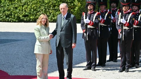 Cumhurbaşkanı Erdoğan, İtalya'da: Meloni ile bir araya geldi