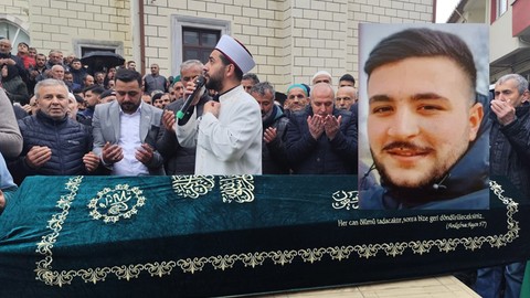 Aylardır kayıp olarak aranıyordu! Metruk binada cesedi bulunan Fatih Aydın toprağa verildi