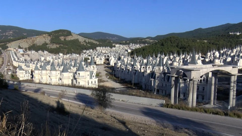 Peri Masalı dediler, 67 milyon dolandırdılar!  Bolu'daki şato evlerin akıbeti belli oldu!