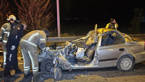 Bursa'da feci kaza: Kamyon ve otomobil çarpıştı! 1 ağır yaralı