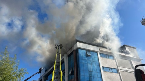 İstanbul'da tekstil atölyesinde korkutan yangın!
