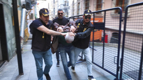 Özgür Özel'e yumruklu saldırı! Şüpheli böyle gözaltına alındı!