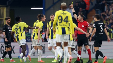 Beşiktaş yenilgisi sonrası Fenerbahçe taraftarını çıldırtan fotoğraf! 13 milyon euroluk yıldız şimşekleri üzerine çekti