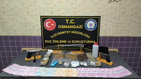 Bursa'da uyuşturucu ve silah ticareti operasyonu: 3 kişi tutuklandı