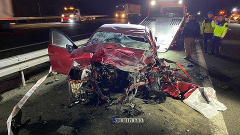 Ankara-Niğde Otoyolu'ndaki feci kaza: 4 can kaybı