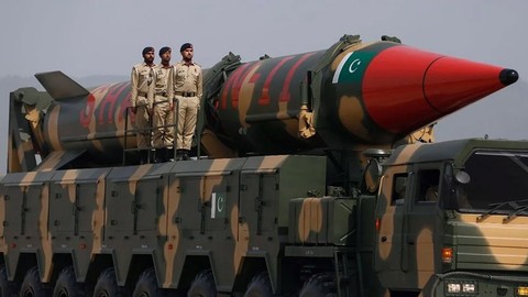 İki ülke arasındaki ipler kopma noktasında! Hindistan ve Pakistan ordularının son durumu ne?